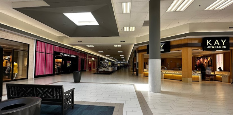 Dakota Square Mall (Minot)